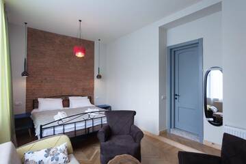Фото номера Номер Делюкс с кроватью размера «king-size» Отель Bricks Room Hotel г. Тбилиси 15