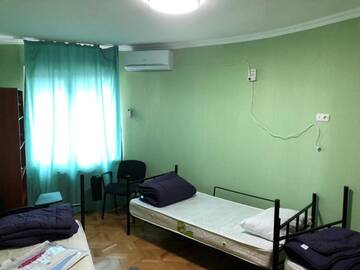 Фото номера Стандартный трехместный номер Хостелы hostel kopala г. Тбилиси 3