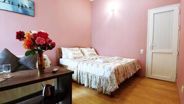 Фото номера Четырехместный номер с ванной комнатой Отель Hotel Nomad г. Тбилиси 11