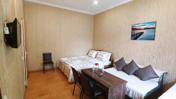 Фото номера Cемейный номер с собственной ванной комнатой Отель Hotel Nomad г. Тбилиси 5