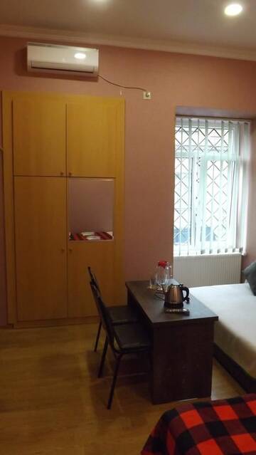 Фото номера Четырехместный номер с ванной комнатой Отель Hotel Nomad г. Тбилиси 7