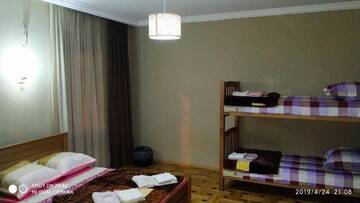 Фото номера Кровать в общем 6-местном номере Хостелы Guest House Asthik г. Тбилиси 4