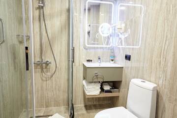 Фото номера Стандартный двухместный номер с 2 отдельными кроватями Отель Best Western Tbilisi City Center г. Тбилиси 2