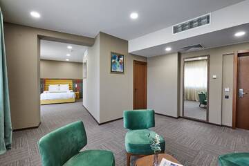 Фото номера Люкс Barnovi Отель Best Western Tbilisi City Center г. Тбилиси 4