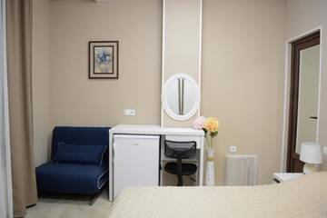 Фото номера Номер с кроватью размера «queen-size» Отель Hotel Nicolas г. Тбилиси 6