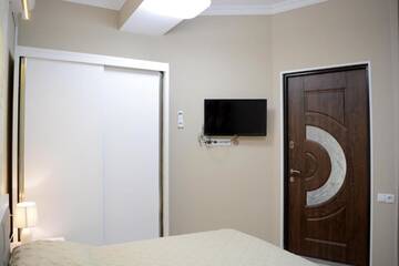 Фото номера Номер с кроватью размера «queen-size» Отель Hotel Nicolas г. Тбилиси 9