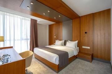 Фото номера Номер Делюкс с кроватью размера «king-size» Отель Hotel Atlas Abashidze г. Тбилиси 4