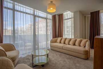 Фото номера Номер Делюкс с кроватью размера «king-size» Отель Hotel Atlas Abashidze г. Тбилиси 5