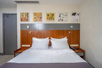 Фото номера Номер с кроватью размера «queen-size» Отель Hotel Atlas Abashidze г. Тбилиси 3