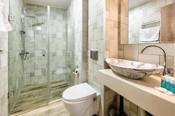 Фото номера Трехместный номер Отель Gallery Inn г. Тбилиси 3