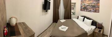 Фото номера Номер с кроватью размера «king-size» Отель Sweet Rooms Inn г. Тбилиси 49