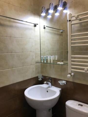 Фото номера Номер с кроватью размера «king-size» Отель Sweet Rooms Inn г. Тбилиси 19