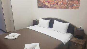 Фото номера Люкс с кроватью размера «king-size» и балконом Отель Sweet Rooms Inn г. Тбилиси 6