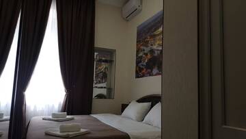 Фото номера Номер с кроватью размера «king-size» Отель Sweet Rooms Inn г. Тбилиси 11