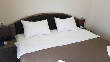 Фото номера Номер с кроватью размера «king-size» Отель Sweet Rooms Inn г. Тбилиси 43
