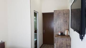 Фото номера Номер с кроватью размера «king-size» Отель Sweet Rooms Inn г. Тбилиси 40