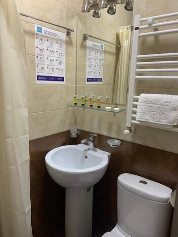 Фото номера Номер с кроватью размера «king-size» Отель Sweet Rooms Inn г. Тбилиси 3