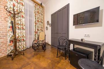 Фото номера Стандартный двухместный номер с 1 кроватью Отель Doors Meidan Design Hotel г. Тбилиси 8