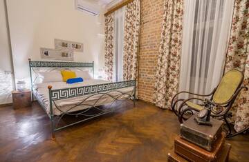 Фото номера Номер Делюкс с кроватью размера «king-size» Отель Doors Meidan Design Hotel г. Тбилиси 4