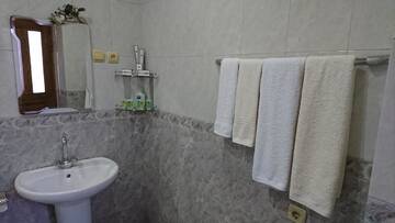 Фото номера Классический трехместный номер Гостевой дом Guest House on Vorontsov г. Тбилиси 4