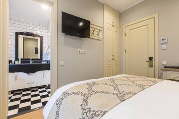 Фото номера Небольшой двухместный номер с 1 кроватью Отель Boutique Hotel Khokhobi Old Tbilisi г. Тбилиси 7