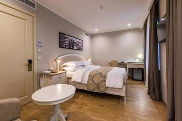 Фото номера Улучшенный двухместный номер с 1 кроватью Отель Boutique Hotel Khokhobi Old Tbilisi г. Тбилиси 6