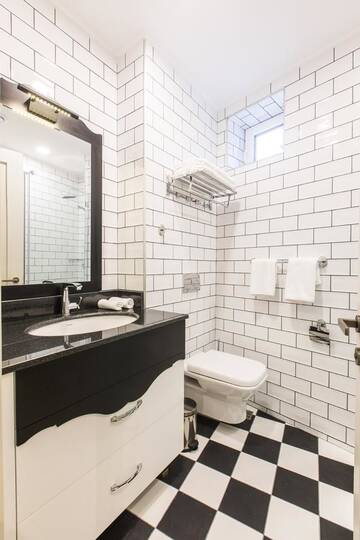 Фото номера Стандартный двухместный номер с 1 кроватью Отель Boutique Hotel Khokhobi Old Tbilisi г. Тбилиси 3