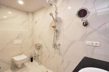 Фото номера Небольшой двухместный номер с 1 кроватью Отель Elle Boutique Hotel г. Тбилиси 14
