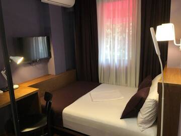 Фото номера Небольшой двухместный номер с 1 кроватью Отель Elle Boutique Hotel г. Тбилиси 15