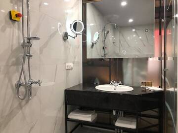 Фото номера Небольшой двухместный номер с 1 кроватью Отель Elle Boutique Hotel г. Тбилиси 20
