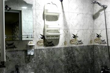 Фото номера Апартаменты с 3 спальнями Гостевой дом Pshavi street hotel г. Тбилиси 37