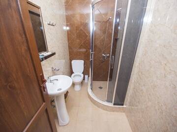 Фото номера Классический четырехместный номер Отель Hotel Elegant 2 г. Тбилиси 5