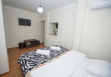 Фото номера Классический трехместный номер Отель Hotel Elegant 2 г. Тбилиси 6