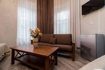 Фото номера Семейный номер Делюкс Гостевой дом Star Hotel г. Тбилиси 8