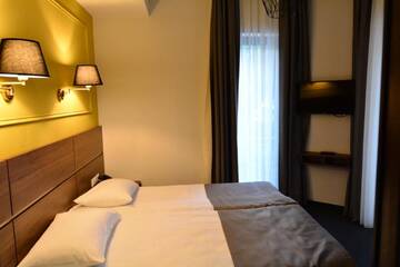 Фото номера Семейный номер Отель Hotel Garnet Tbilisi г. Тбилиси 3