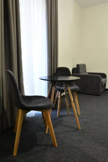Фото номера Семейный номер Отель Hotel Garnet Tbilisi г. Тбилиси 4