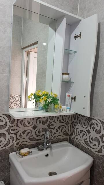 Фото номера Дом с 1 спальней Дома для отпуска House near Downtown г. Тбилиси 10