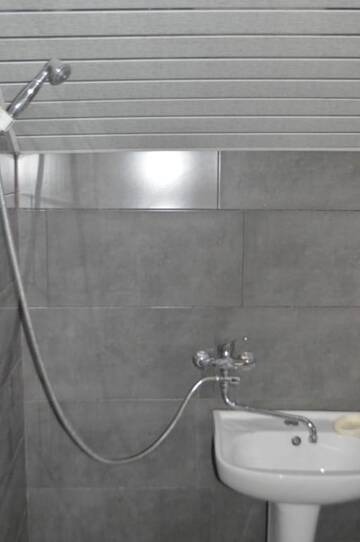 Фото номера Четырехместный номер с собственной ванной комнатой Гостевой дом Guest House Ma-Li г. Тбилиси 7