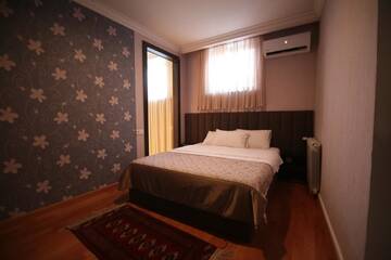 Фото номера Двухместный номер с 1 кроватью Отель Elea Old Tbilisi Hotel г. Тбилиси 5