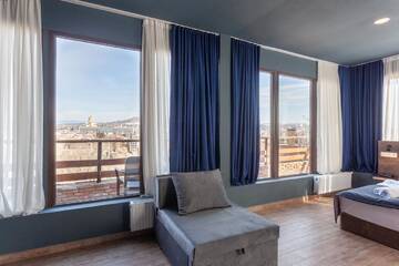 Фото номера Двухместный номер с 1 кроватью и террасой Отель Tabori Terrace г. Тбилиси 6