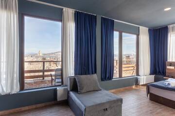 Фото номера Двухместный номер с 1 кроватью и террасой Отель Tabori Terrace г. Тбилиси 11