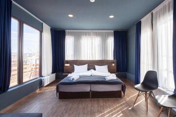 Фото номера Двухместный номер с 1 кроватью и террасой Отель Tabori Terrace г. Тбилиси 12