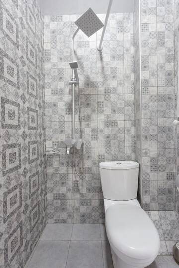Фото номера Трехместный номер с балконом Отель Tabori Terrace г. Тбилиси 6