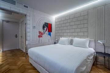 Фото номера Стандартный двухместный номер с 1 кроватью Отель Platforma Design Hotel г. Тбилиси 7