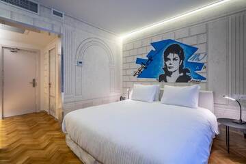 Фото номера Стандартный двухместный номер с 1 кроватью Отель Platforma Design Hotel г. Тбилиси 9