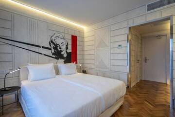 Фото номера Стандартный двухместный номер с 1 кроватью Отель Platforma Design Hotel г. Тбилиси 13