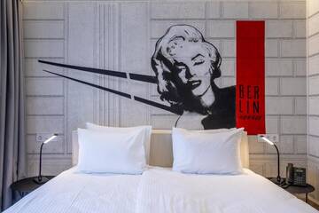 Фото номера Стандартный двухместный номер с 1 кроватью Отель Platforma Design Hotel г. Тбилиси 16