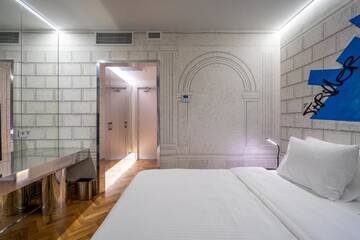 Фото номера Стандартный двухместный номер с 1 кроватью Отель Platforma Design Hotel г. Тбилиси 28