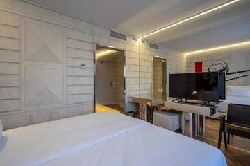 Фото номера Стандартный двухместный номер с 1 кроватью Отель Platforma Design Hotel г. Тбилиси 29