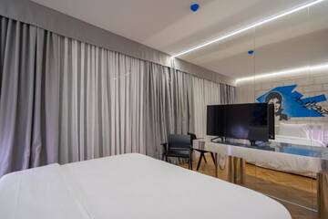 Фото номера Стандартный двухместный номер с 1 кроватью Отель Platforma Design Hotel г. Тбилиси 26